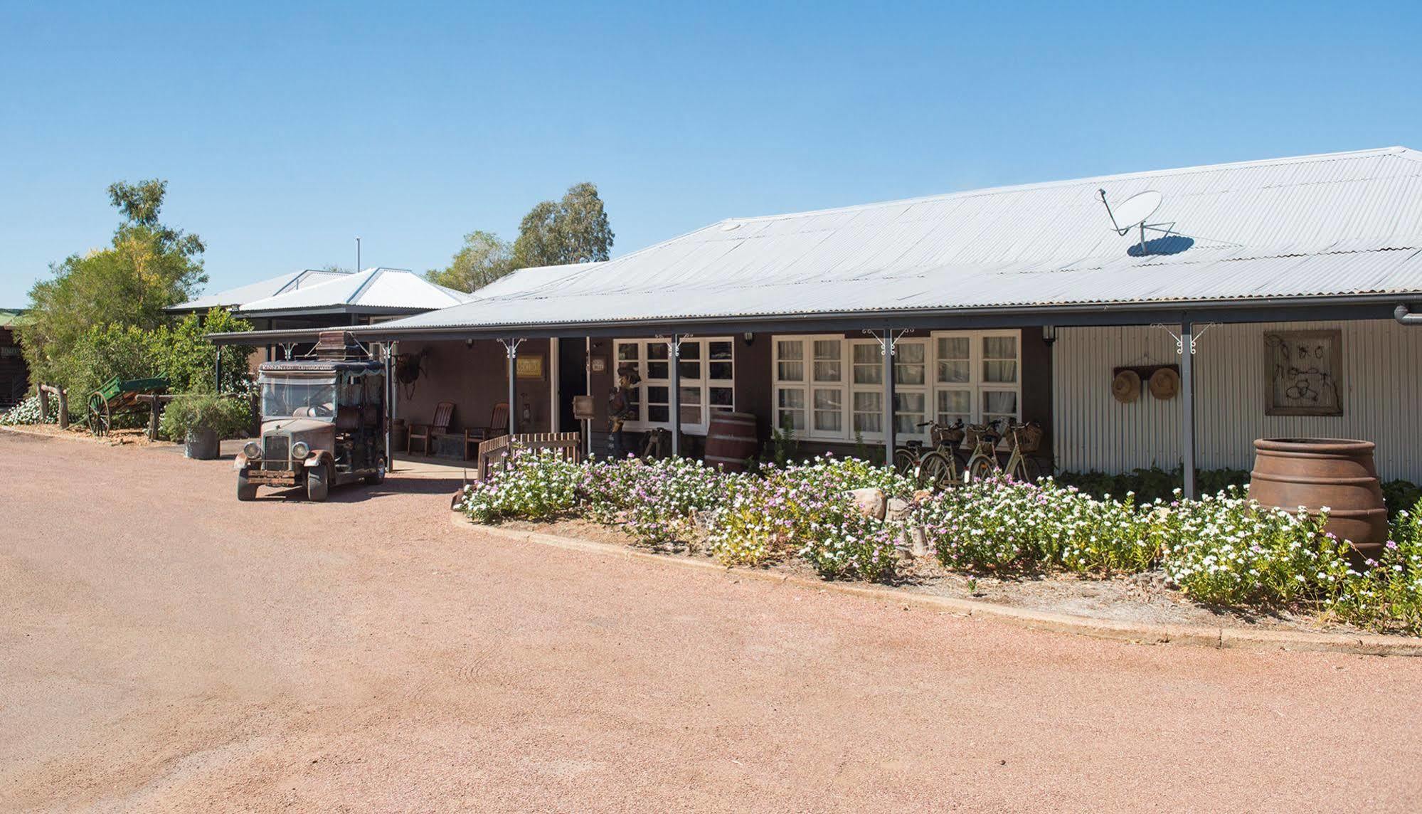 Saltbush Retreat Villa Longreach Exterior photo